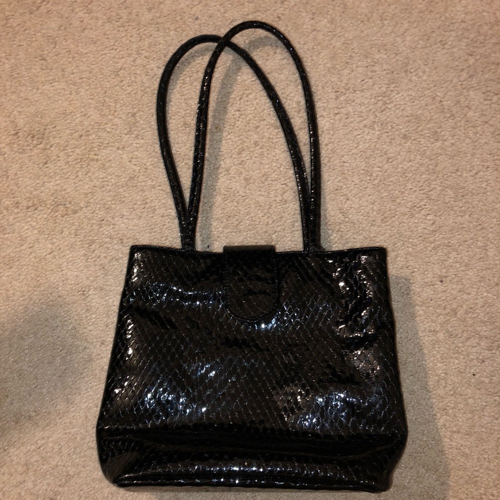 Vintage patent black 🐍 embossed shoulder bag